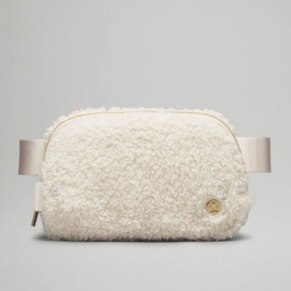 Lululemon Everywhere Belt Bag Fleece WHTO/GOLD NWT